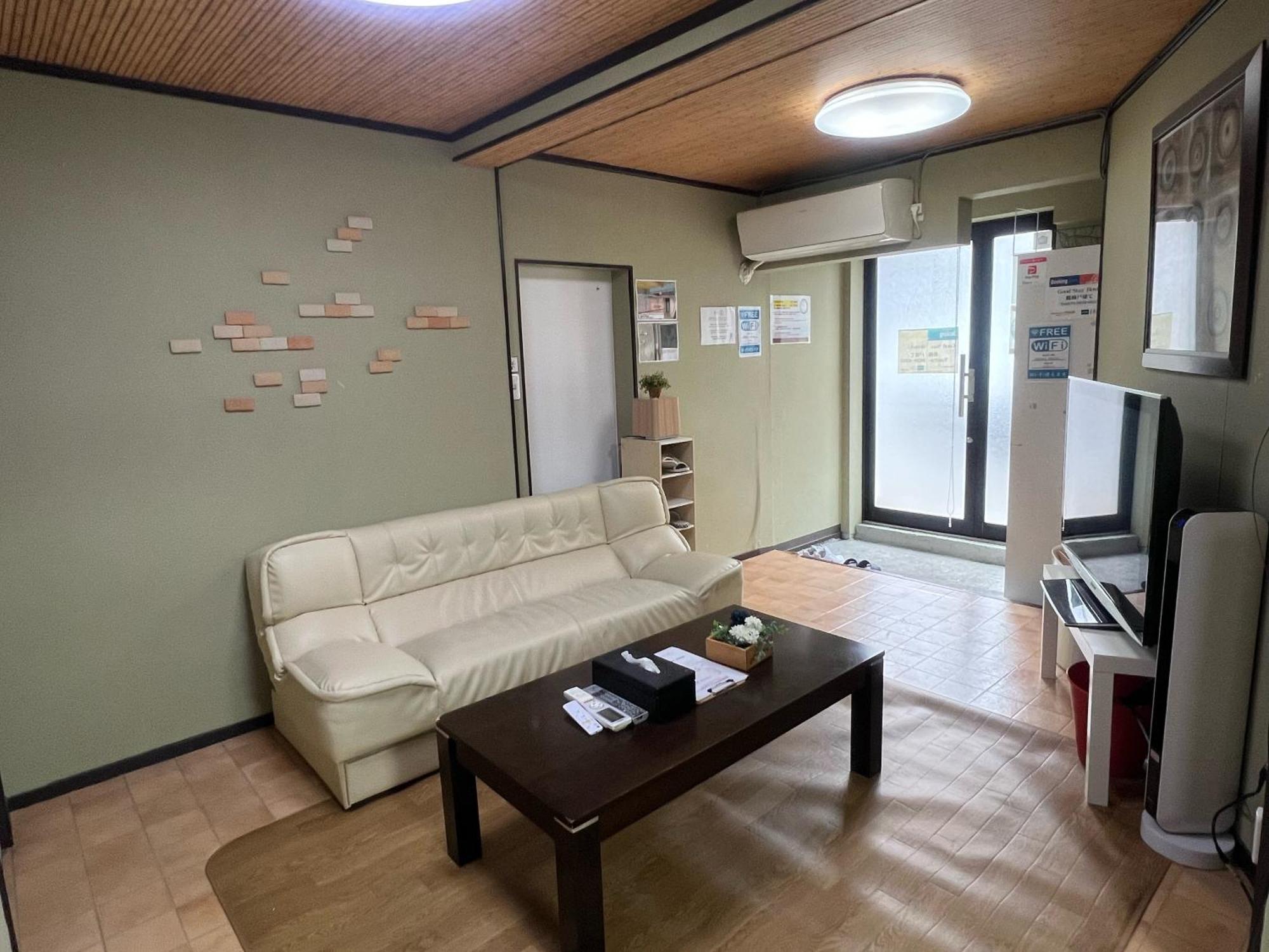 Goodstayhostel鶴橋戸建て Осака Екстериор снимка